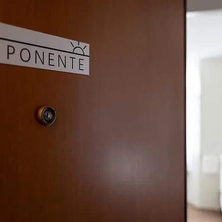 Ponente - Balcony, Free Parking,close To * Como