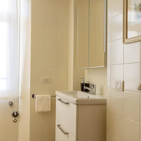 Ponente - Balcony, Free Parking,close To * Como