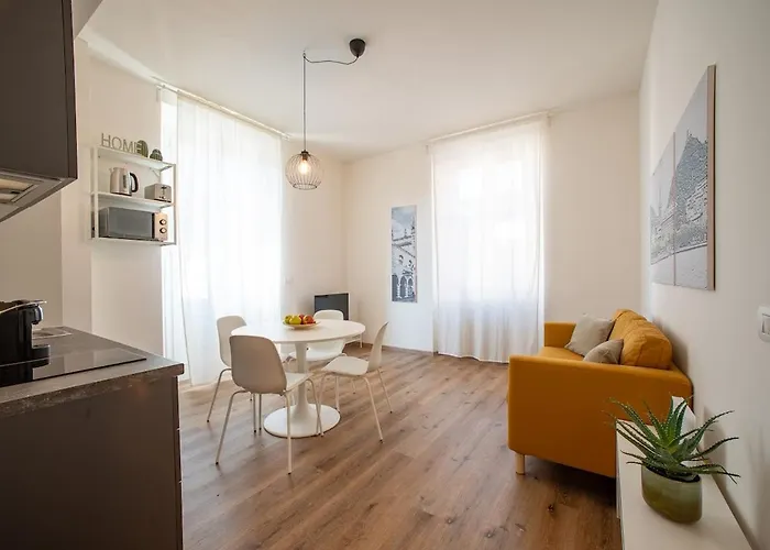 Ponente - Balcony, Free Parking,close To Lägenhet Como